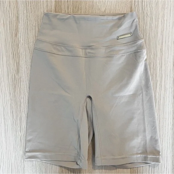 Whitney Simmons Gymshark XS Bike Shorts - Picture 2 of 3